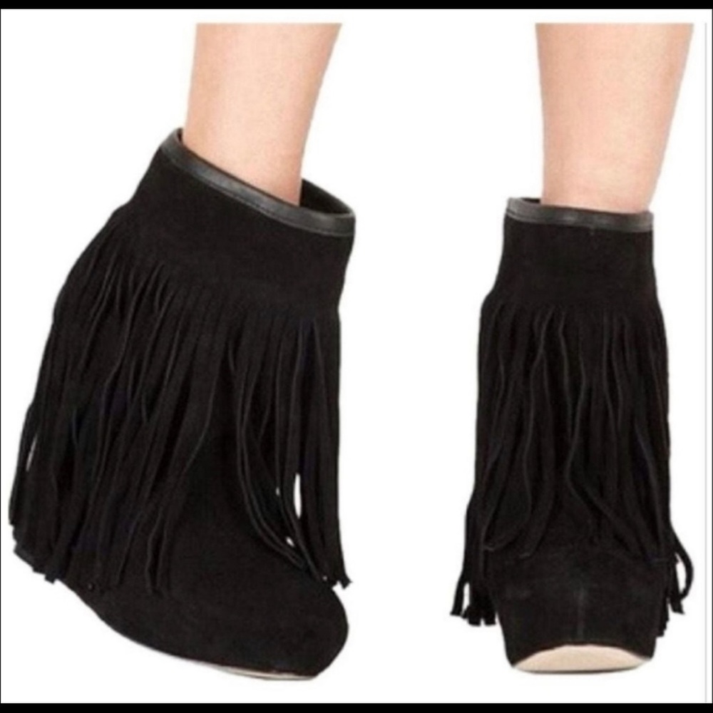 KOOLABURRA Veleta black suede, fringe, wedge booties SZ 8